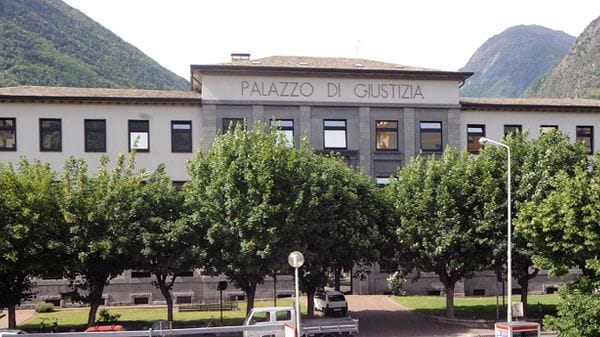 Sondrio, aggredì una donna in via Morbegno: condannato a nove anni