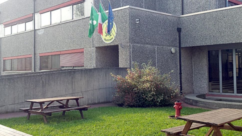 Merate, mensa scolastica di Sartirana chiusa: bambini costretti a mangiare in classe