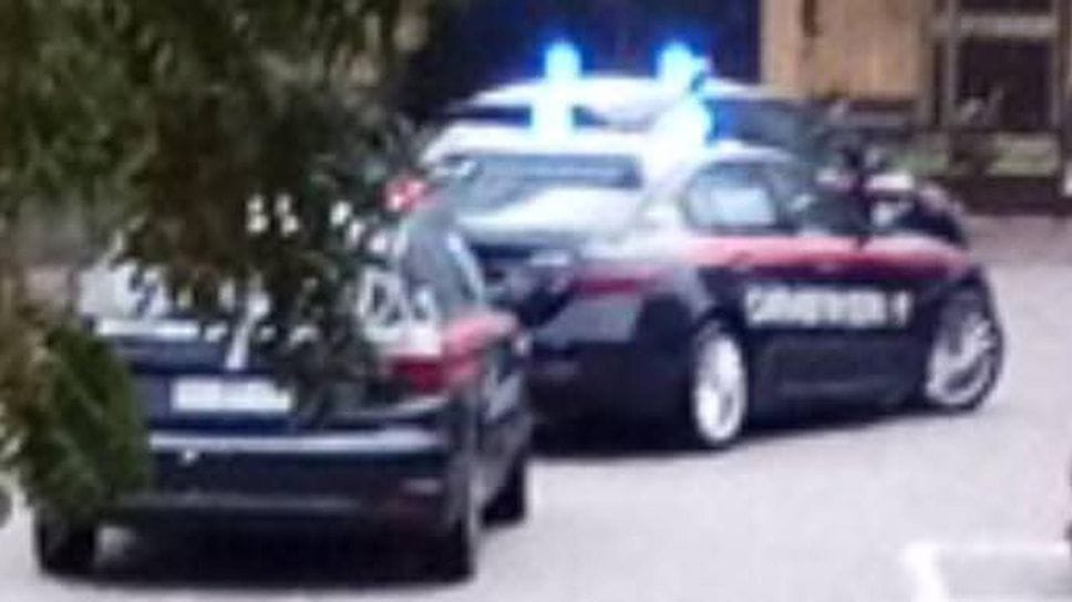 Civate: scende in garage e trova 20 maranza a picchiarsi con le spranghe
