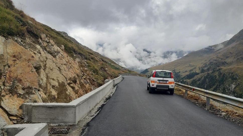 Gavia chiuso per maltempo: traffico bloccato a Valfurva