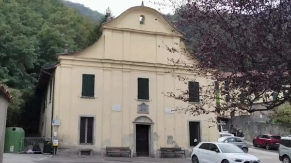 Oliveto, la chiesa diventa un bar