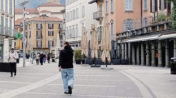 le violenze fantasma nella città svuotata