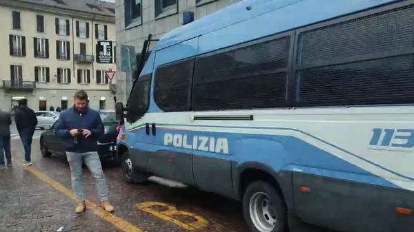 Lecco, allarme proteste: in piazza anche politici a monitorare