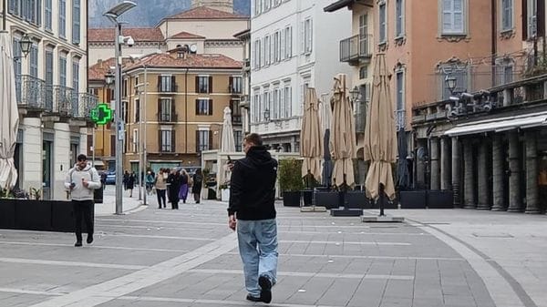 Le violenze fantasma nella città svuotata