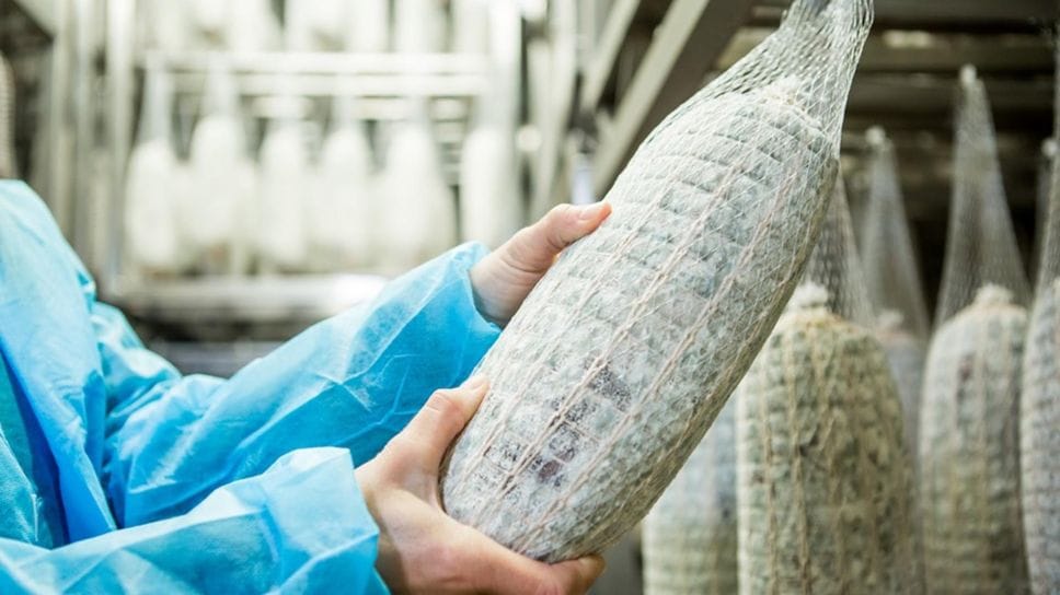 Più carne italiana per la bresaola, protocollo d’intesa con gli allevatori