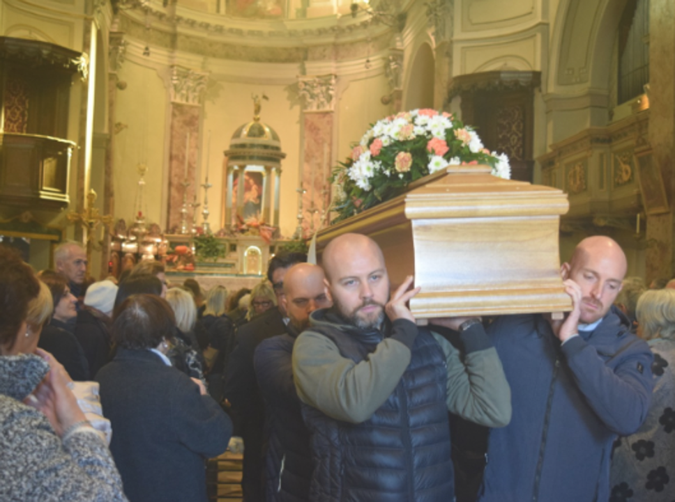 Monte Marenzo, l’ultimo saluto a Fabrizio Fontana: «Sei stato la scintilla di una grande solidarietà»