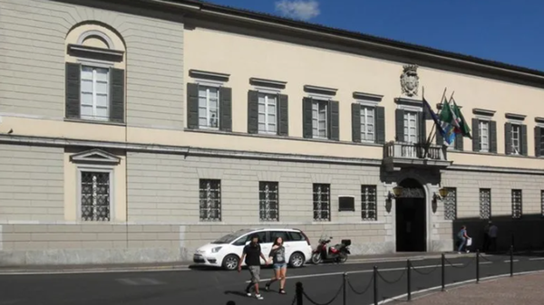 Parcheggi a Lecco, il Pd incalza la giunta: «Mantenga la promessa della mezz’ora gratis»