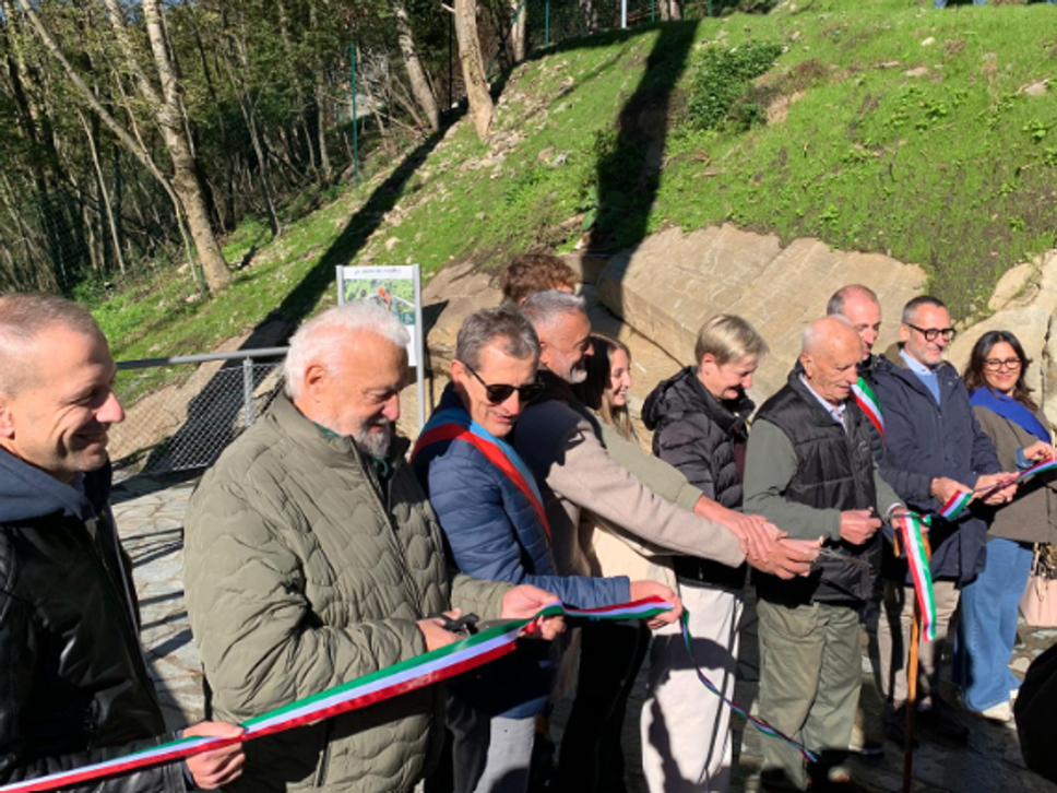 Valvarrone, inaugurato il Ponte dei Minatori: passerella sospesa a 204 metri d’altezza