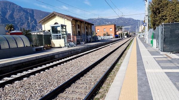 Mandello: al via i lavori per le pensiline in stazione, l’ascensore resta fermo