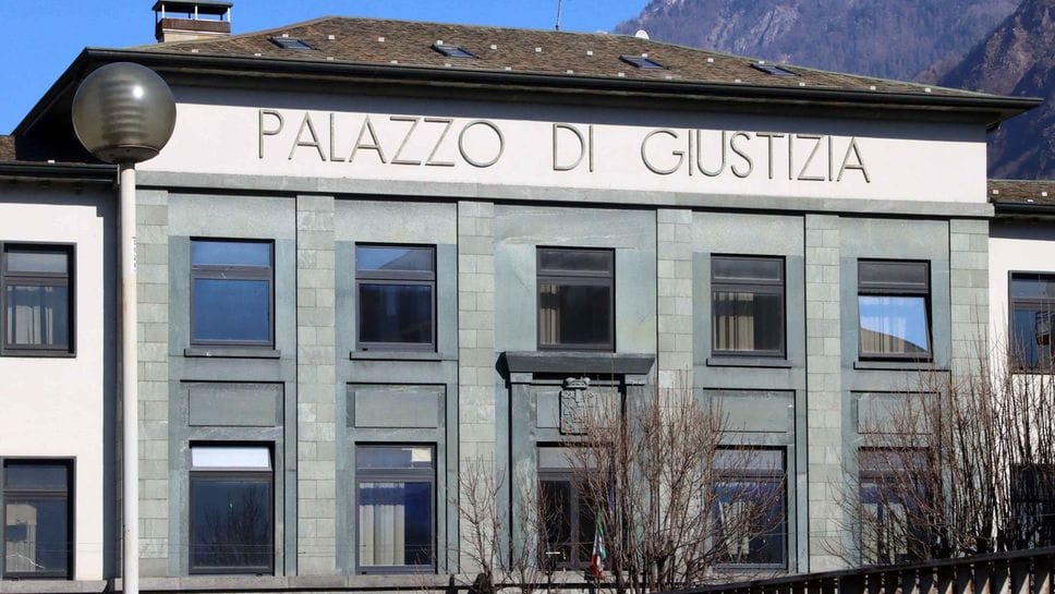 Stalking e tentata violenza sessuale, 23enne condannato a un anno e nove mesi