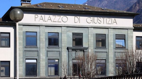 Stalking e tentata violenza sessuale, 23enne condannato a un anno e nove mesi