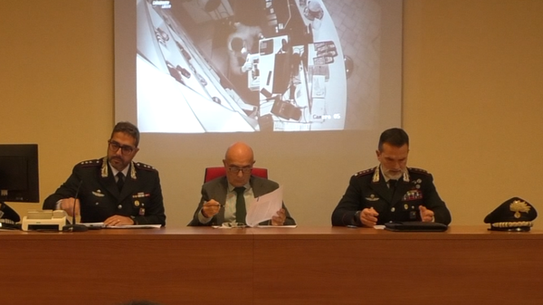 Lecco, sgominata la banda delle spaccate: furti per mezzo milione tra quattro province