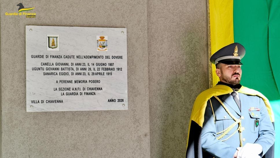 Villa di Chiavenna ricorda tre finanzieri caduti in servizio: una targa per non dimenticare