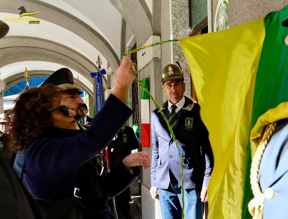 Villa di Chiavenna ricorda tre finanzieri caduti in servizio: una targa per non dimenticare