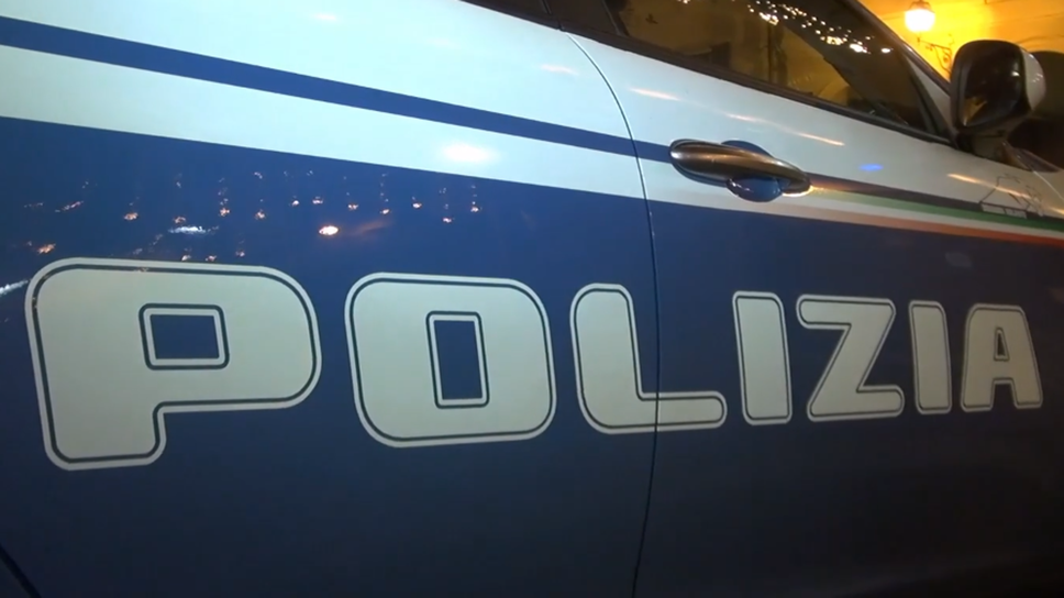 Molesta una minorenne sul treno, arrestato un uomo a Sondrio