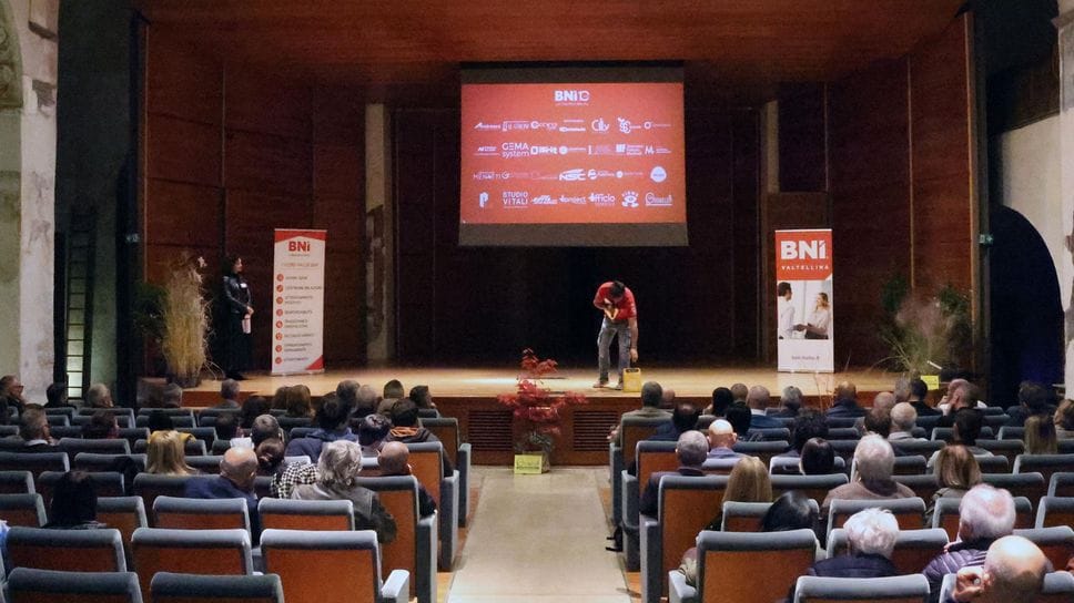 Cinque defibrillatori tra Morbegno e Sondrio, regalo salvavita del Bni al territorio