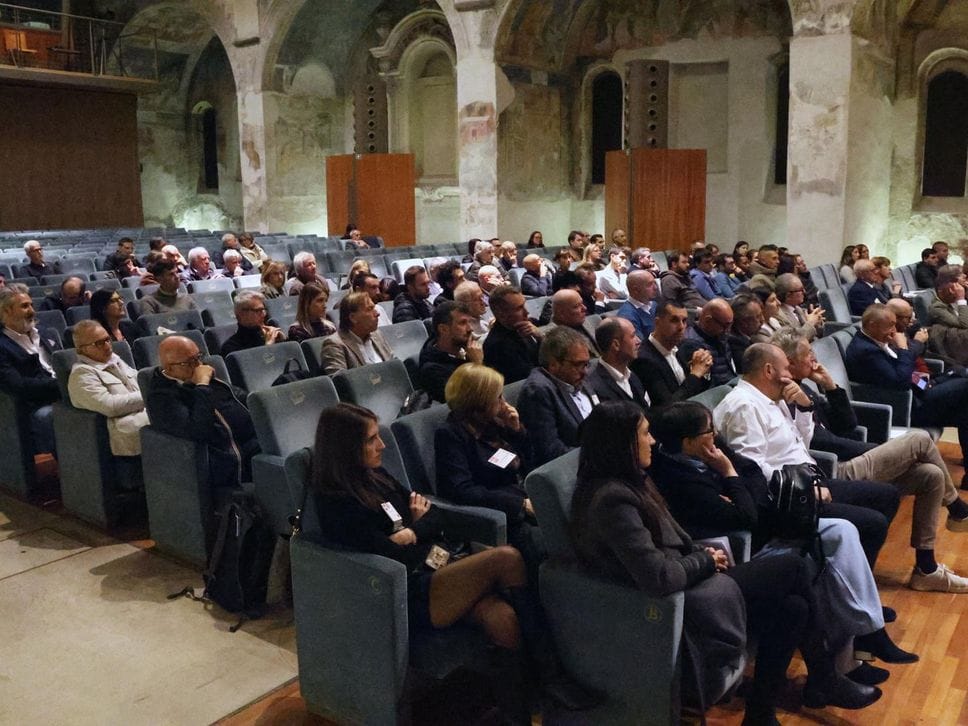 Cinque defibrillatori tra Morbegno e Sondrio, regalo salvavita del Bni al territorio