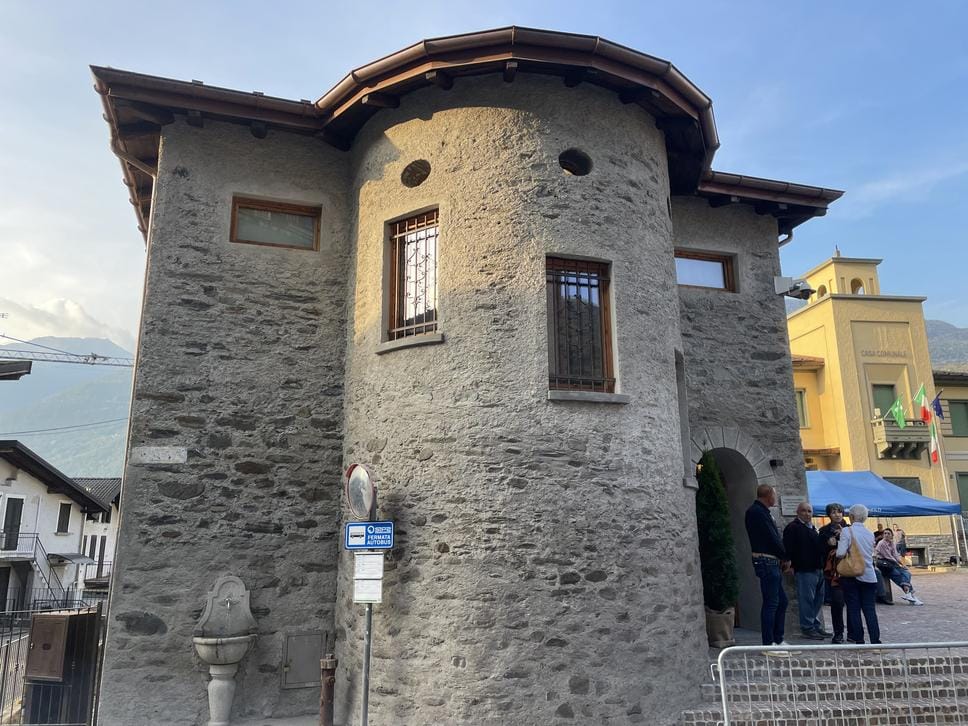 Caiolo riabbraccia l’ex latteria: da simbolo della tradizione a nuovo polo comunitario