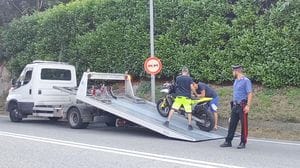 Schianto in moto sulla Sp583 a Pescate: 22enne in gravi condizioni a Lecco