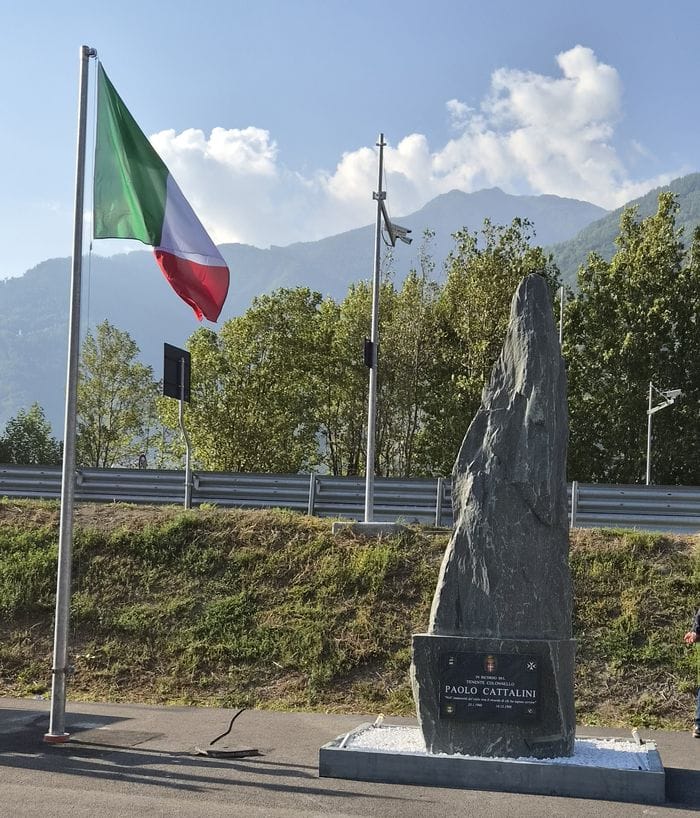 Stazzona ricorda il tenente colonnello Cattalini: piazza e monumento alla memoria