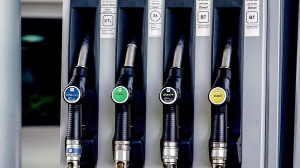 Carburanti, i prezzi medi calano dopo il tetto 