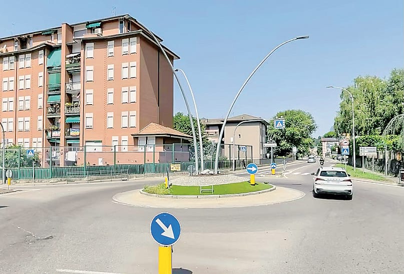 Camion sulla provinciale a Calolziocorte, frena la Ztl: «Costi molto alti e mezzi in calo»
