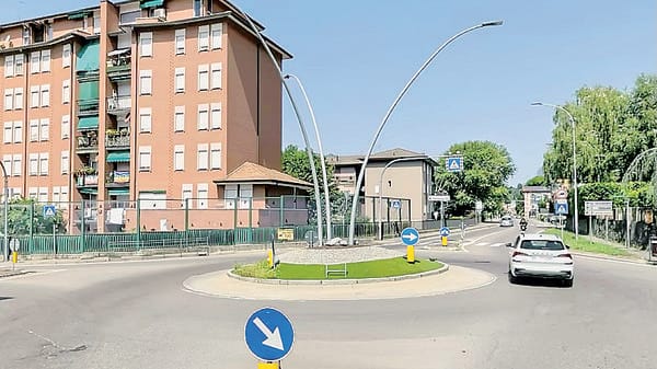 Camion sulla provinciale a Calolziocorte, frena la Ztl: «Costi molto alti e mezzi in calo»