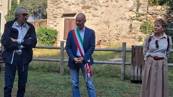Dervio, il parco di Corenno Plinio intitolato a Francesca Marietti: omaggio a una vita dedicata alla cultura