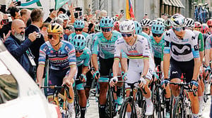 Lecco, il Giro di Lombardia attraversa il territorio: occhi puntati su Piganzoli