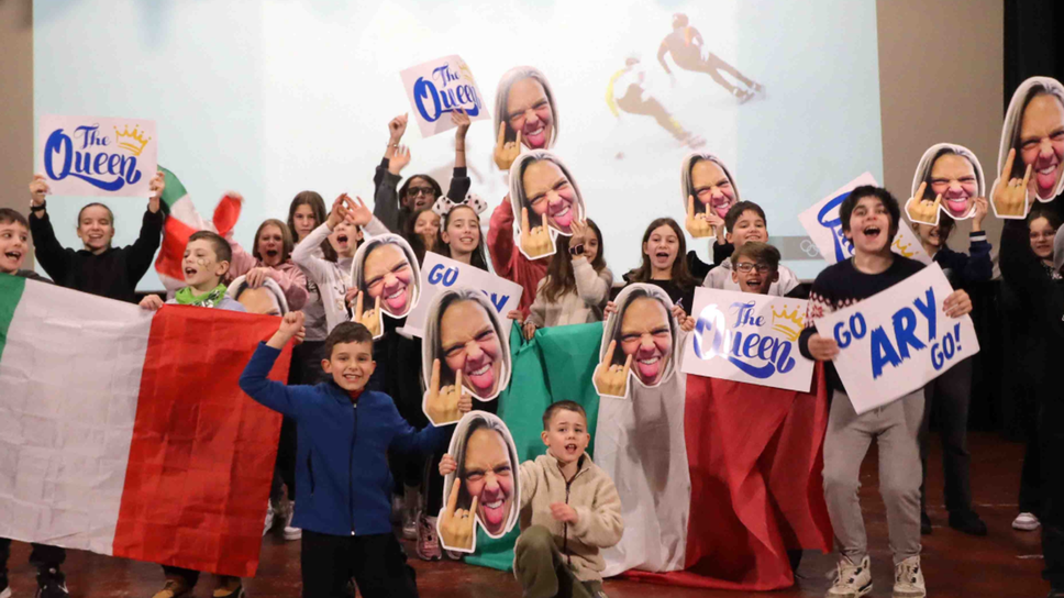 Tra bandiere, striscioni e gigantografie della campionessa: il tifo di Berbenno ancora una volta si è fatto sentire