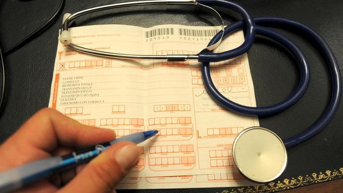 Ricetta medica , in farmacia con il codice fiscale : addio sms