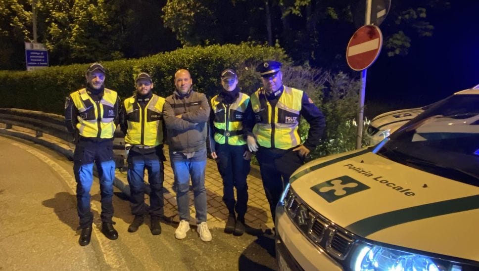 Il comandante della Polizia locale Marco Maggio insieme al sindaco Giovanni Bussola