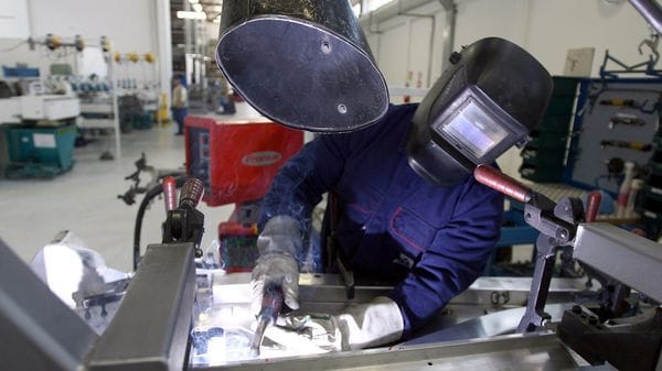 Lecco, assunzioni: a marzo duemila ingressi. Rallenta l’occupazione