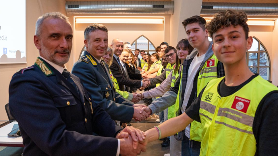 Lecco, giovani in prima linea con forze dell’ordine e soccorritori: parte “On the Road”