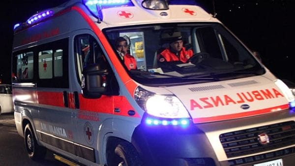 Arma bianca, feriti due giovani nella notte a Lecco