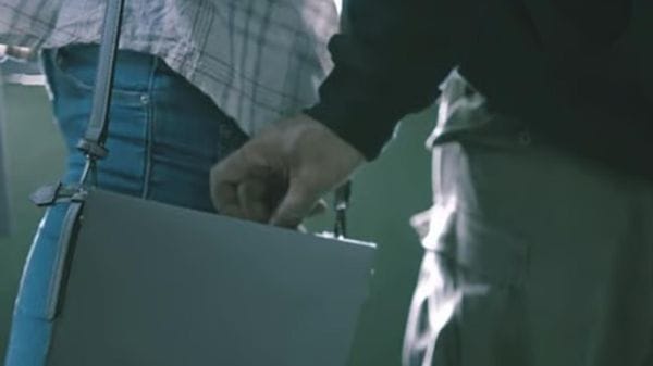 Merate, anziana derubata con destrezza vicino al cimitero