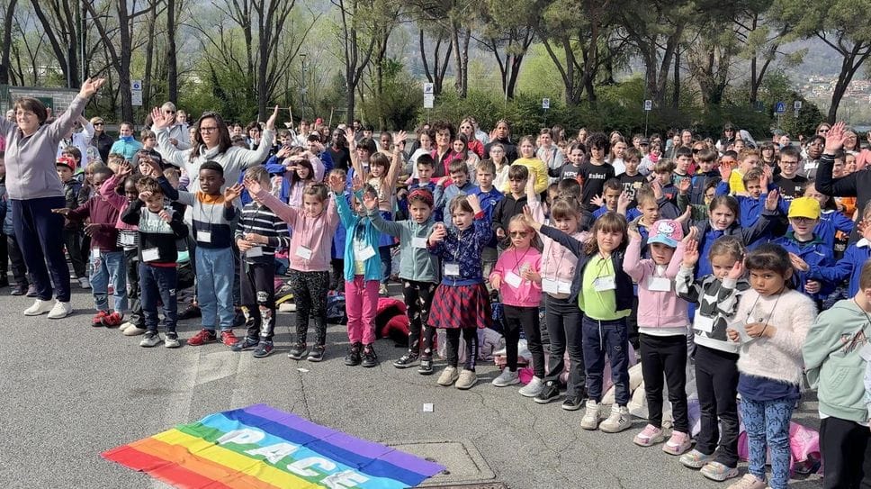 Calolziocorte, 700 bambini in marcia per la pace