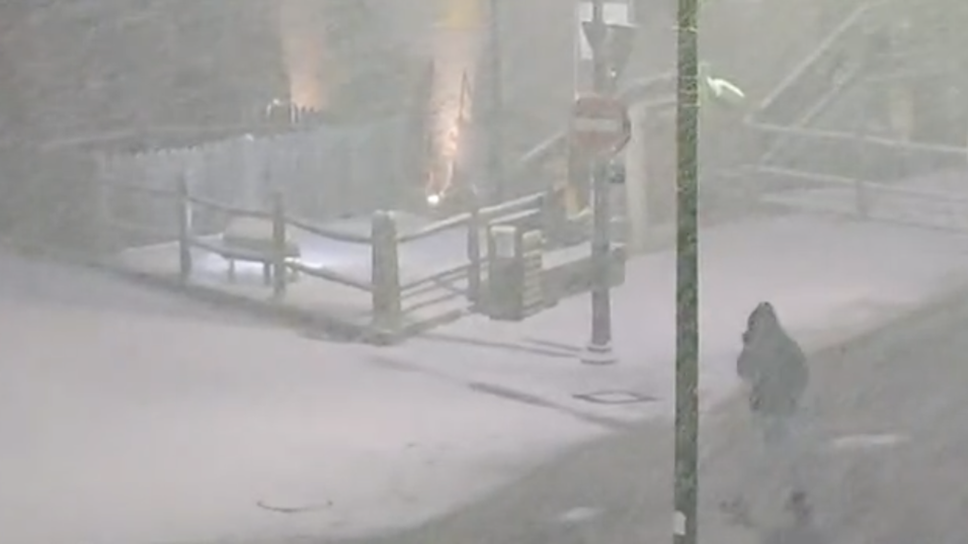 Valtellina, vento forte e neve: allerta meteo e disagi alla viabilità