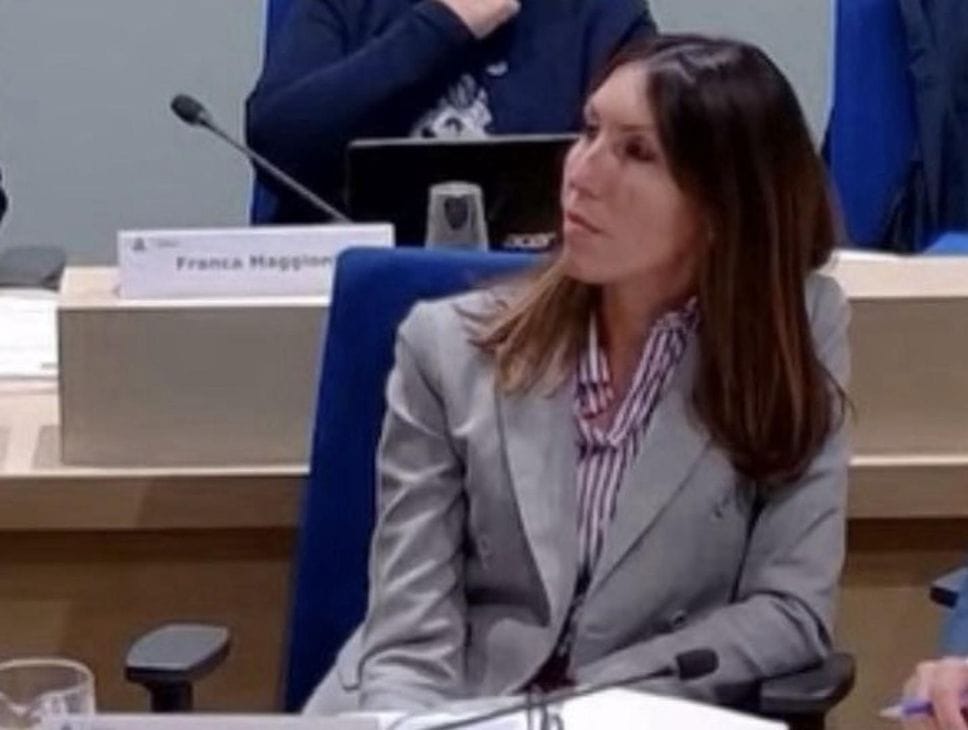 Merate, volontaria del piedibus allontanata: avrebbe chiesto i numeri agli studenti