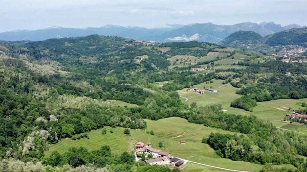 Montevecchia, 77enne trovato senza vita nel bosco