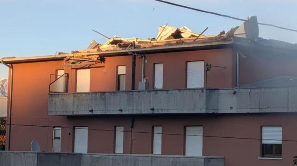 Vento forte, danni nel lecchese e  interruzioni sulle linee ferroviarie