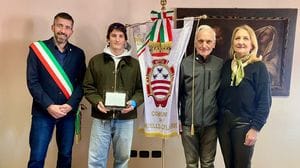 Mandello premia Federico Pelizzari, argento alle Paralimpiadi