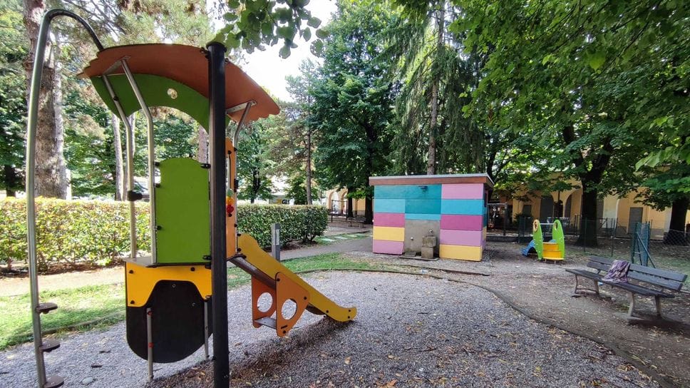 Allerta vento in Lombardia: domani raffiche fino a 90 km/h, chiusi i parchi di Lecco