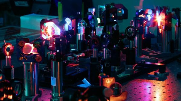 Computer controllati dalla luce, sono 100 volte più veloci 