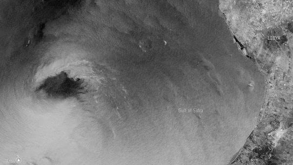 Il ciclone del Mediterraneo 'Jolina' visto dai satelliti  VIDEO