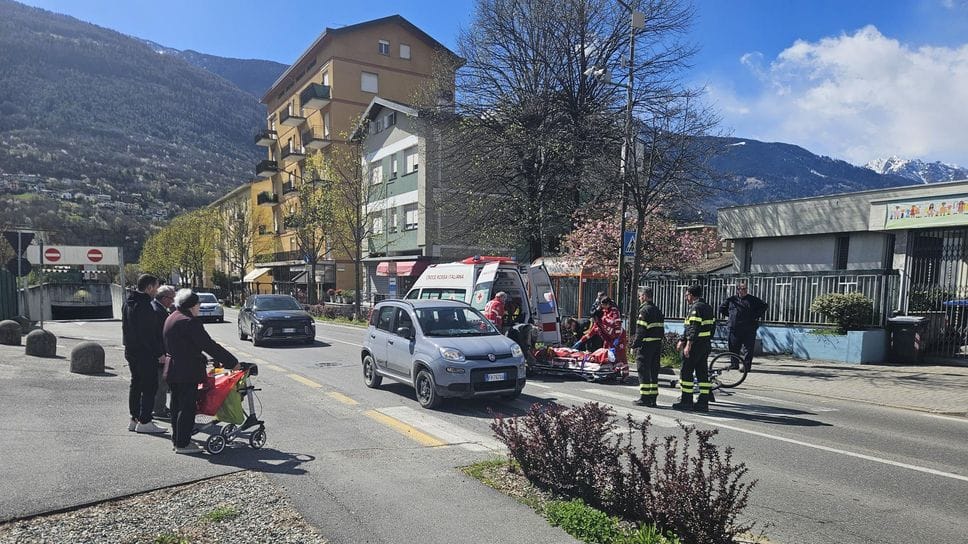 Sondrio: ciclista investito in via Vanoni