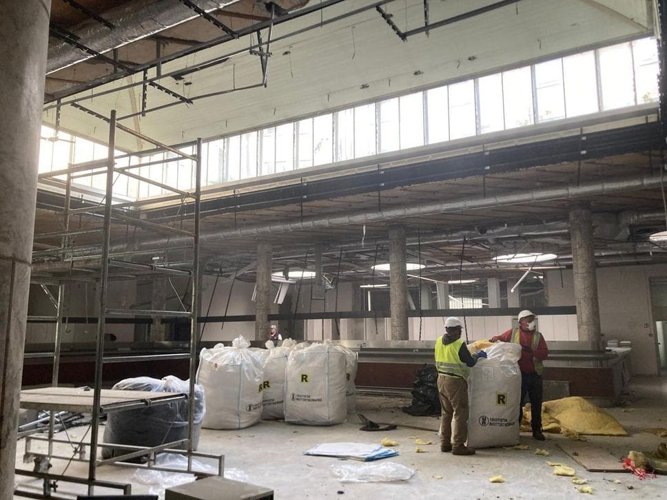 Lecco: partiti i lavori alla ex Deutsche Bank, riaperta dopo 14 anni. Le immagini