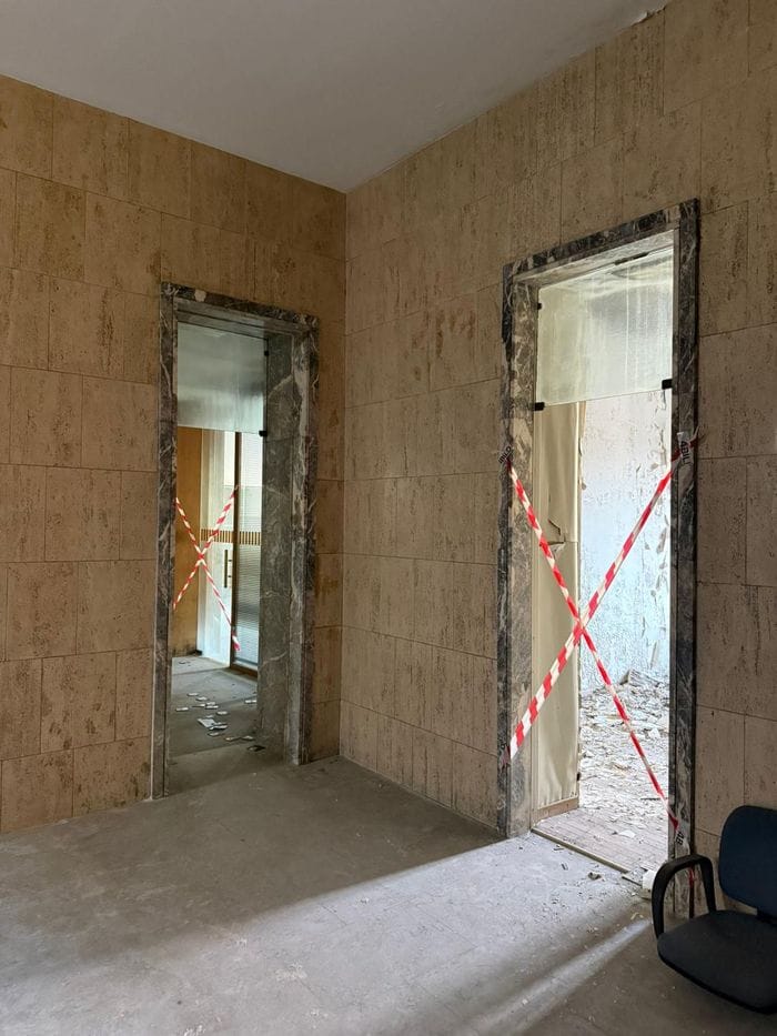 Lecco: partiti i lavori alla ex Deutsche Bank, riaperta dopo 14 anni. Le immagini