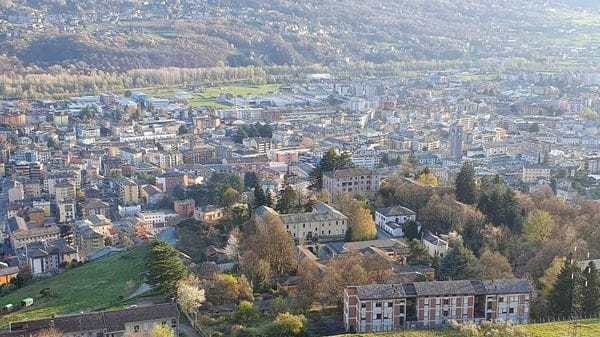 Mercato immobiliare: a Lecco prezzi in crescita, Sondrio più accessibile