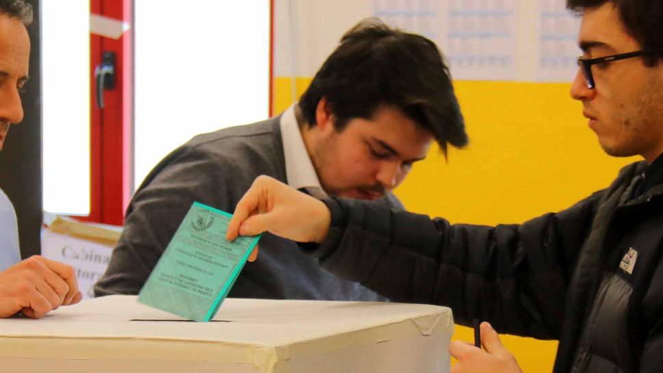 Quel virus dei politici, l’allergia ai programmi